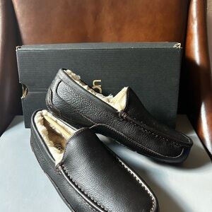 Men's  Ugg Ascot Dark Brown Leather Slippers /Loafers